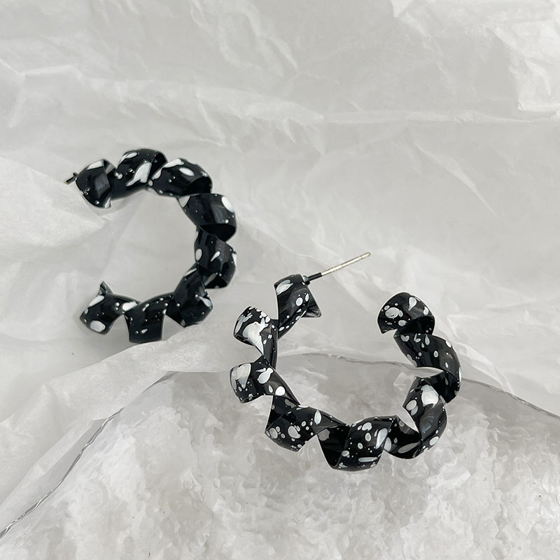 Black&White Hoop Earrings - Image 4
