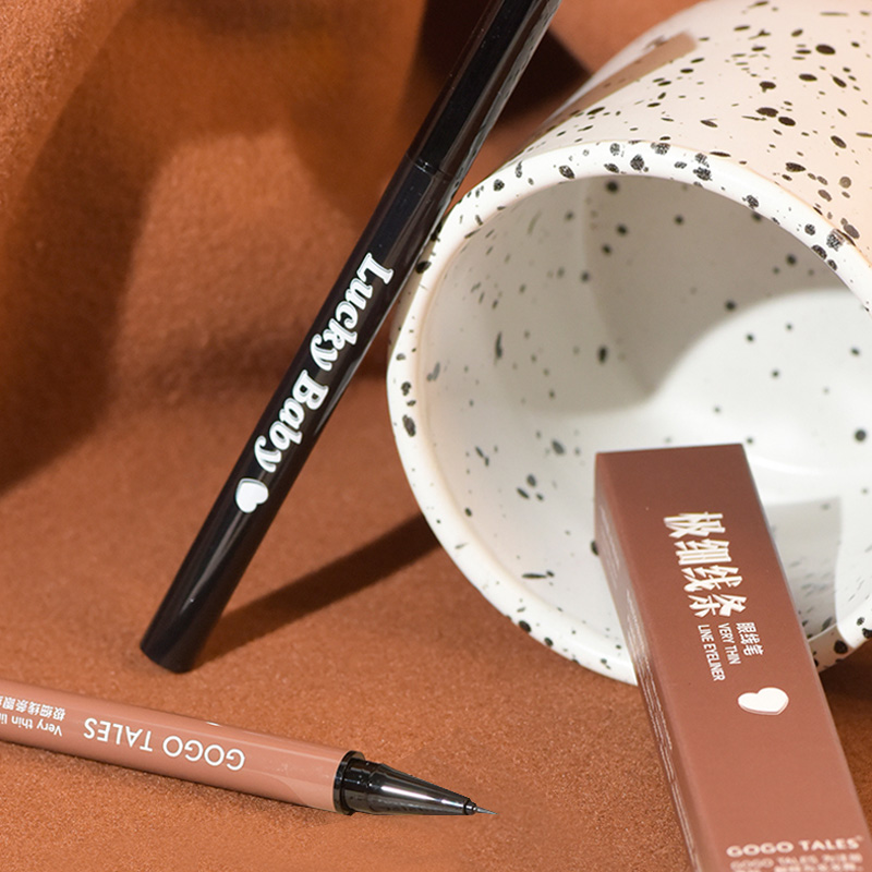 Ultra-Fine Liquid Eyeliner
